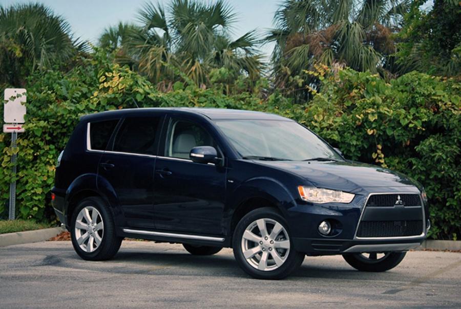  Mitsubishi Outlander GT 2013 года  (фото 19 из 30)